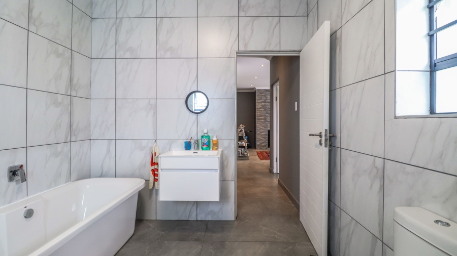 3 Bedroom Property for Sale in Fountains Estate Eastern Cape